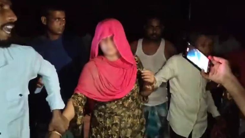 কুষ্টিয়ায় ‘চুরির’ অভিযোগে নারীকে গাছে বেঁধে নির্যাতন,মাথার চুল কেটে নেওয়া ও লুটপাট: গ্রেপ্তার ৩